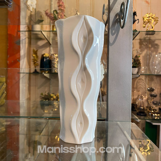 White Wavy Texture floral Vase