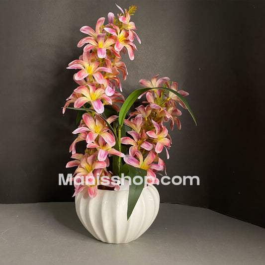 Petal-charm-pot-with-flowers