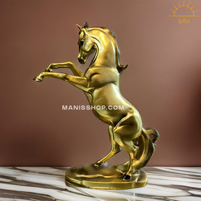 Stunning Horse Statue