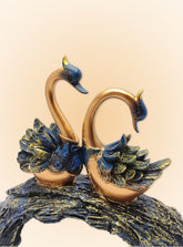 COUPLE SWAN STATUE